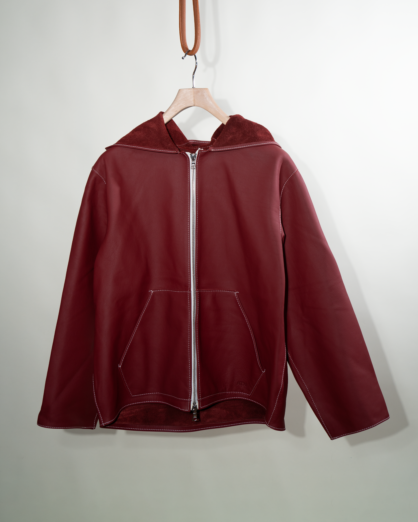 HOODIE EN CUIR